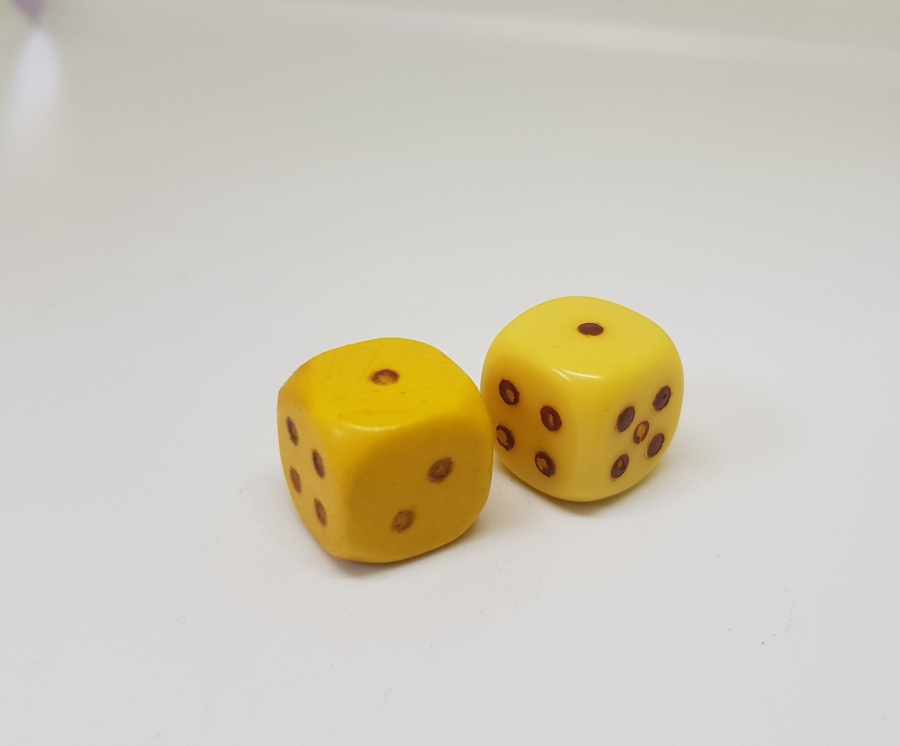 ANTİKA KATALİN ZAR