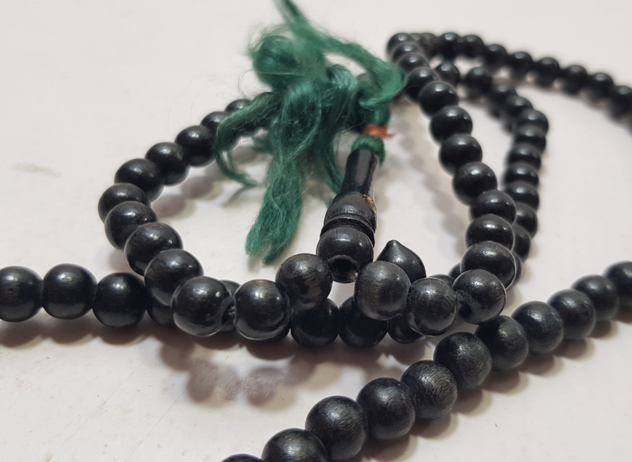 İÇİNDE KABE-İ ŞERİF GÖRSELİ BULUNAN MİKRO FOTOĞRAFLI OSMANLI DÖNEMİ AHŞAP NAMAZ TESPİHİ