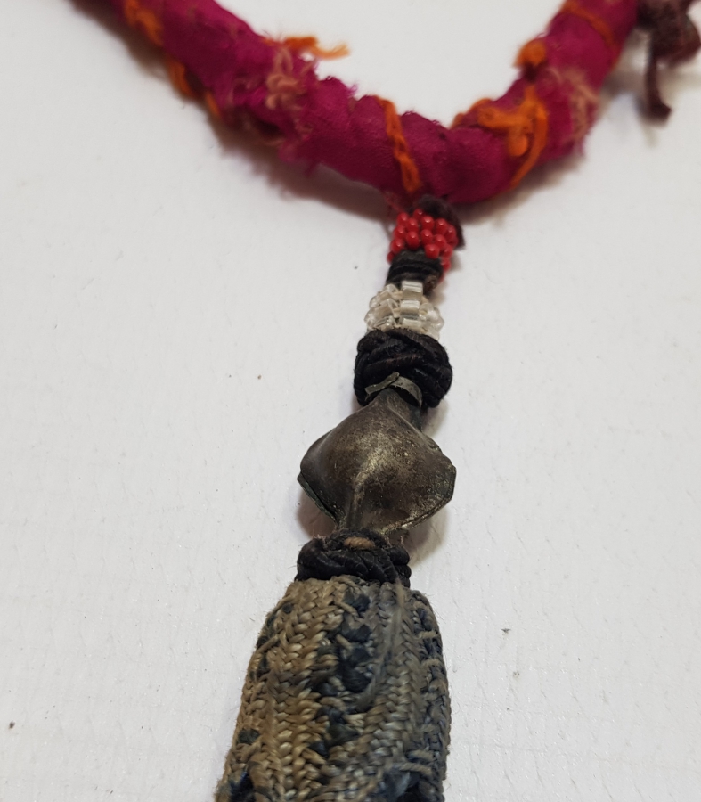 OSMANLI DÖNEMİ OPAL BONCUKLU VE İPEK İBRİŞİMLİ VAN YÖRESİ GELİN DÖŞLÜĞÜ