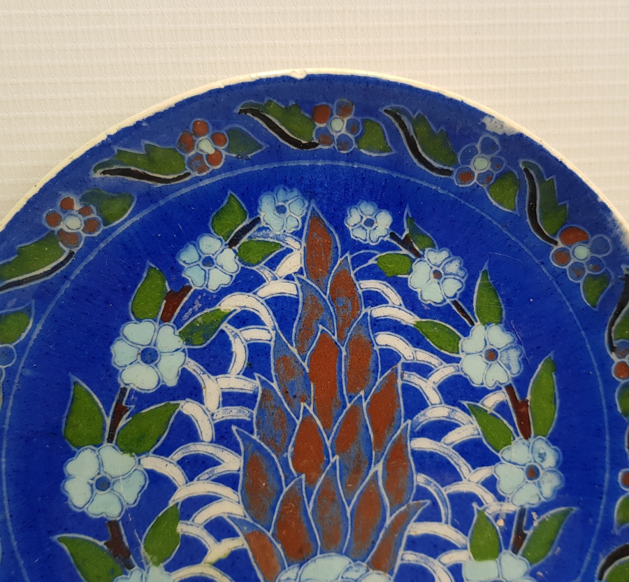 ÜZERİ SELVİLİ VE ÇELENKLİ OSMANLI DÖNEMİ KÜTAHYA TABAK