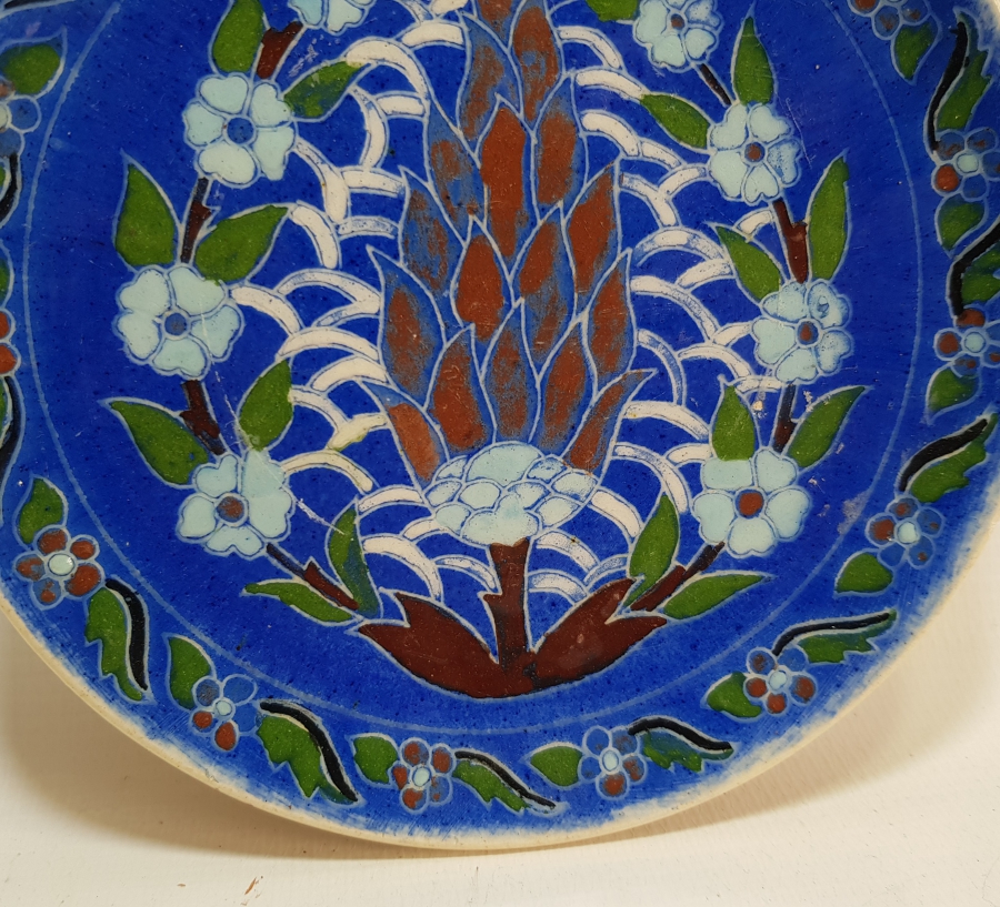 ÜZERİ SELVİLİ VE ÇELENKLİ OSMANLI DÖNEMİ KÜTAHYA TABAK