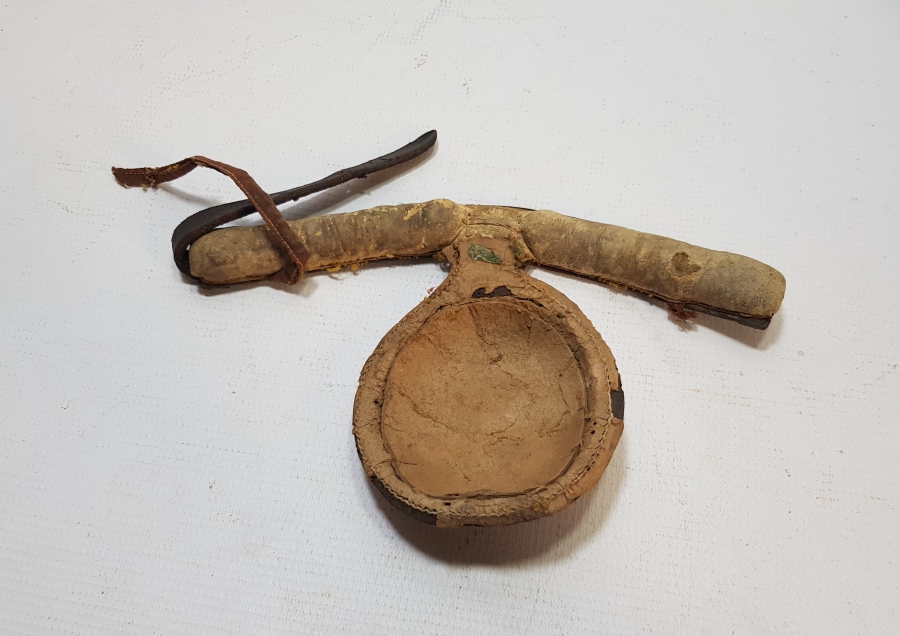 1800 BAŞLARI DERİDEN YAPILMIŞ ZIRH İÇ KORUMASI