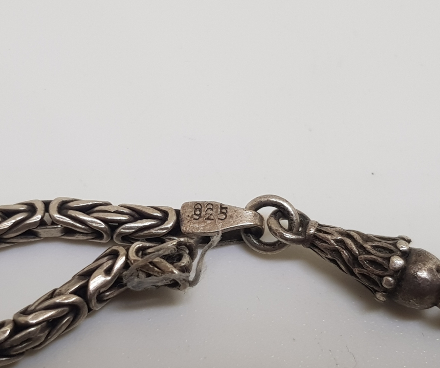 KRAL ZİNCİRİNDEN YAPILMIŞ GÜMÜŞ TESPİH PÜSKÜLÜ