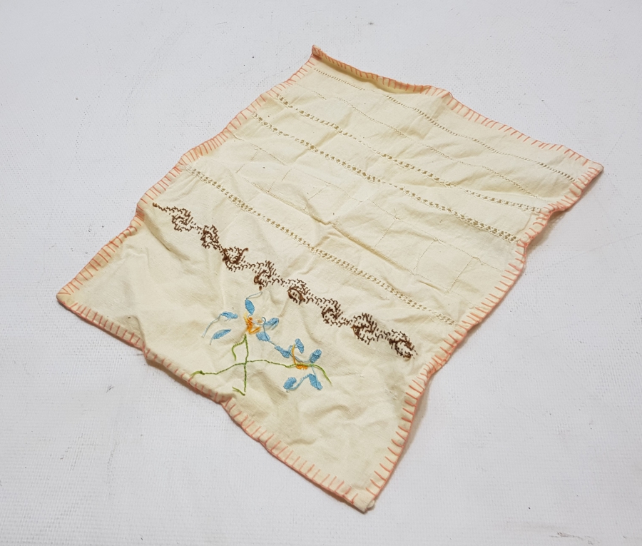 ÜZERİ EL İŞİ ANTİKA TABAK ALTLIĞI - RUNNER