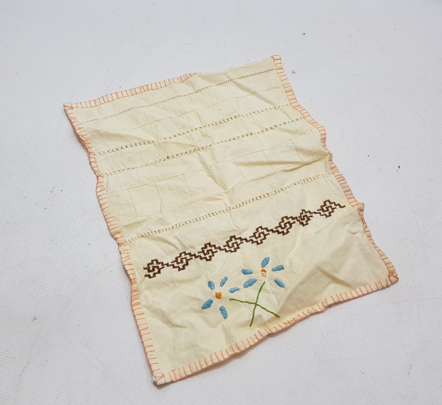 ÜZERİ EL İŞİ ANTİKA TABAK ALTLIĞI - RUNNER