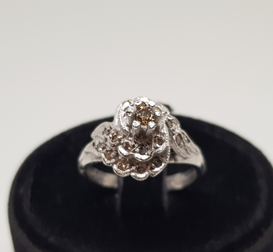 SALYANGOZ MODELİ PIRLANTA TAŞLI YÜZÜK