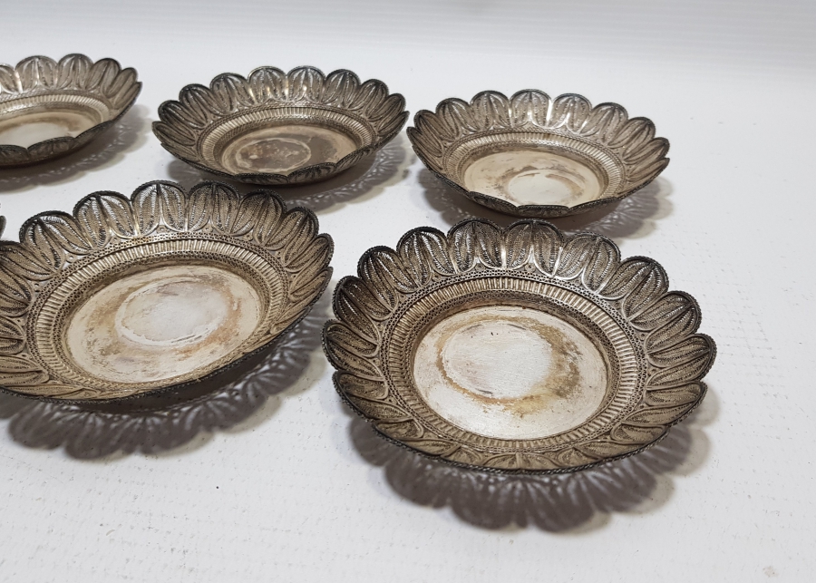 TELKARİ İŞÇİLİKLİ TAM TAKIM SAF GÜMÜŞ BARDAK ALTLIĞI