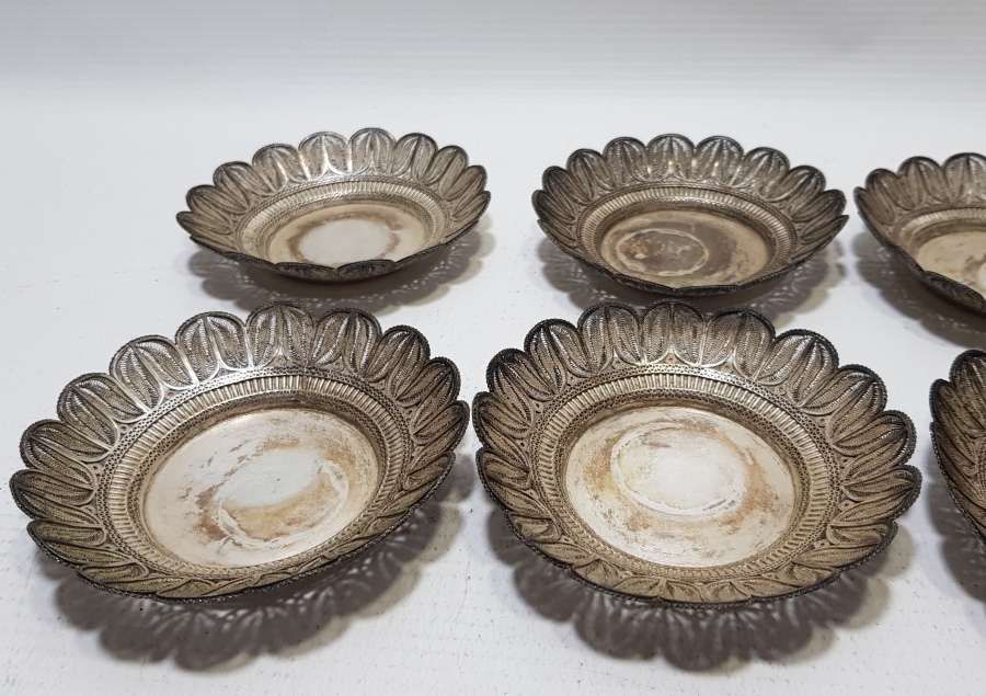 TELKARİ İŞÇİLİKLİ TAM TAKIM SAF GÜMÜŞ BARDAK ALTLIĞI