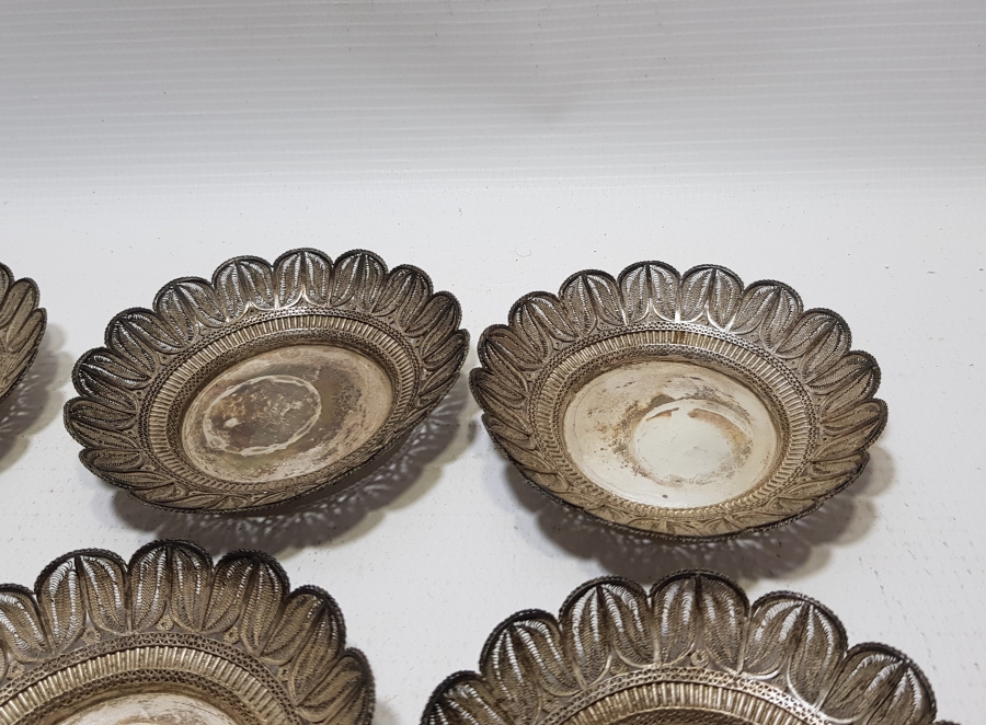 TELKARİ İŞÇİLİKLİ TAM TAKIM SAF GÜMÜŞ BARDAK ALTLIĞI