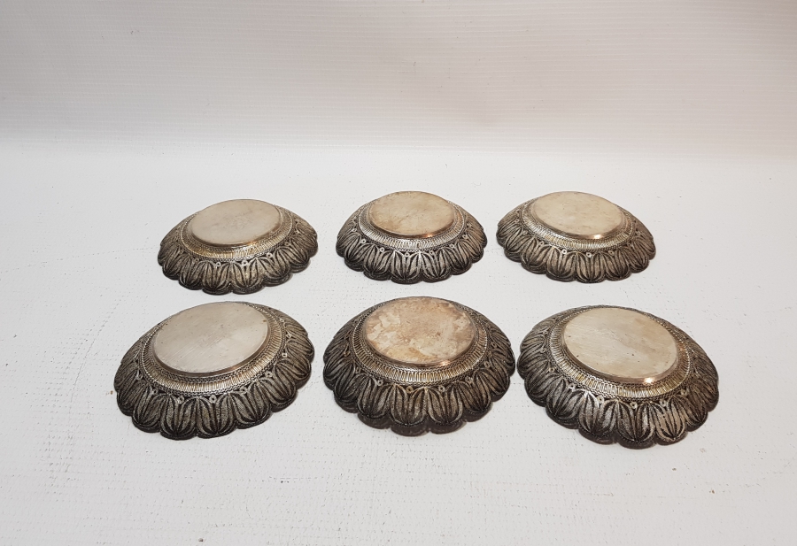 TELKARİ İŞÇİLİKLİ TAM TAKIM SAF GÜMÜŞ BARDAK ALTLIĞI