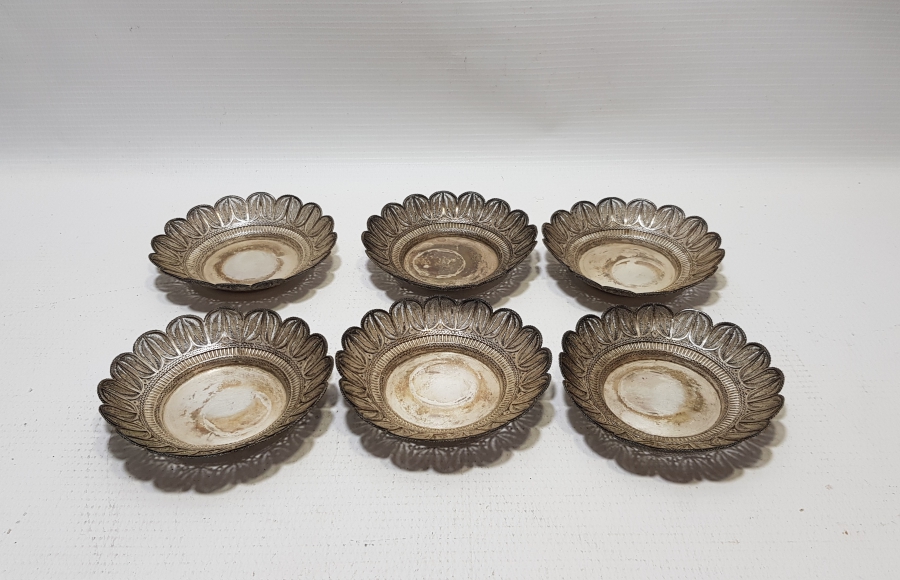 TELKARİ İŞÇİLİKLİ TAM TAKIM SAF GÜMÜŞ BARDAK ALTLIĞI