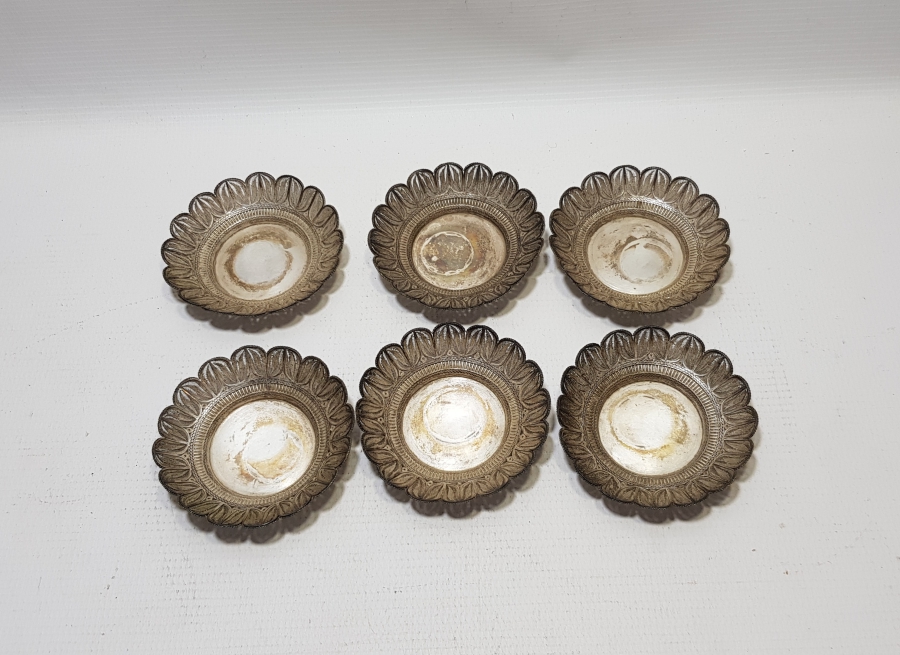 TELKARİ İŞÇİLİKLİ TAM TAKIM SAF GÜMÜŞ BARDAK ALTLIĞI