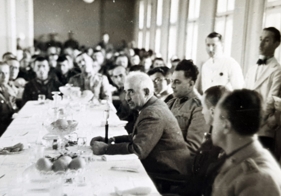 1942 TARİHLİ İSMET İNÖNÜ KONULU FOTOĞRAF