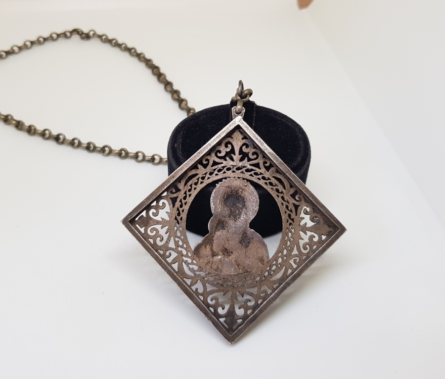 ORİJİNAL AŞIK ZİNCİRİYLE OSMANLI DÖNEMİ GÜMÜŞ TESTERE İŞÇİLİKLİ RUM İŞİ KOLYE