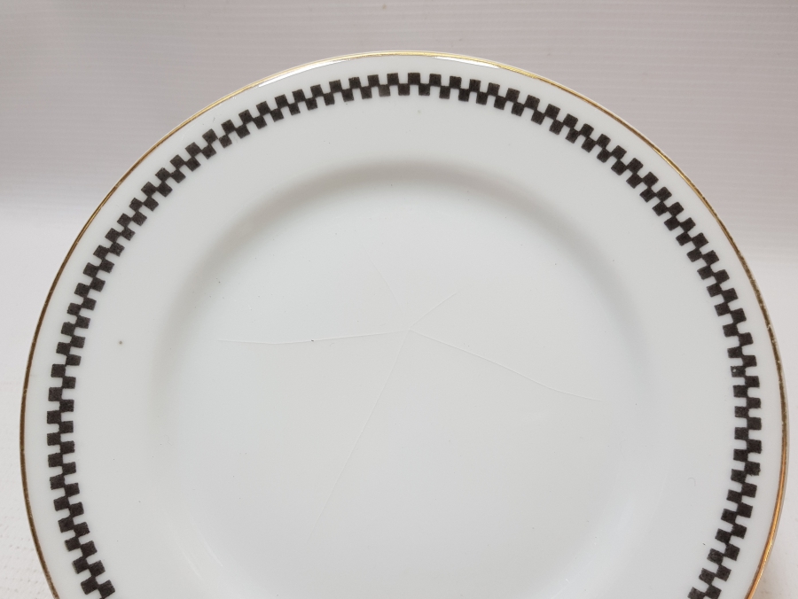 ARKASI OSMANLICA YAZILI VE ALTIN VARAKLI PORSELEN PASTA TABAĞI