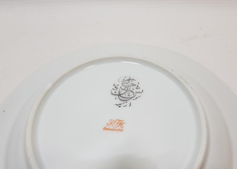 ARKASI OSMANLICA YAZILI VE ALTIN VARAKLI PORSELEN YEMEK TABAĞI