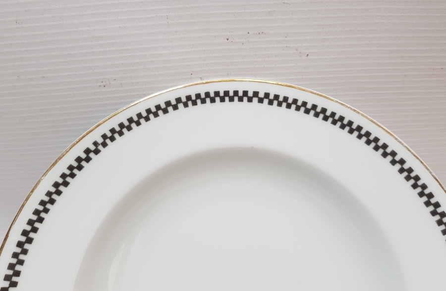 ARKASI OSMANLICA YAZILI VE ALTIN VARAKLI PORSELEN YEMEK TABAĞI