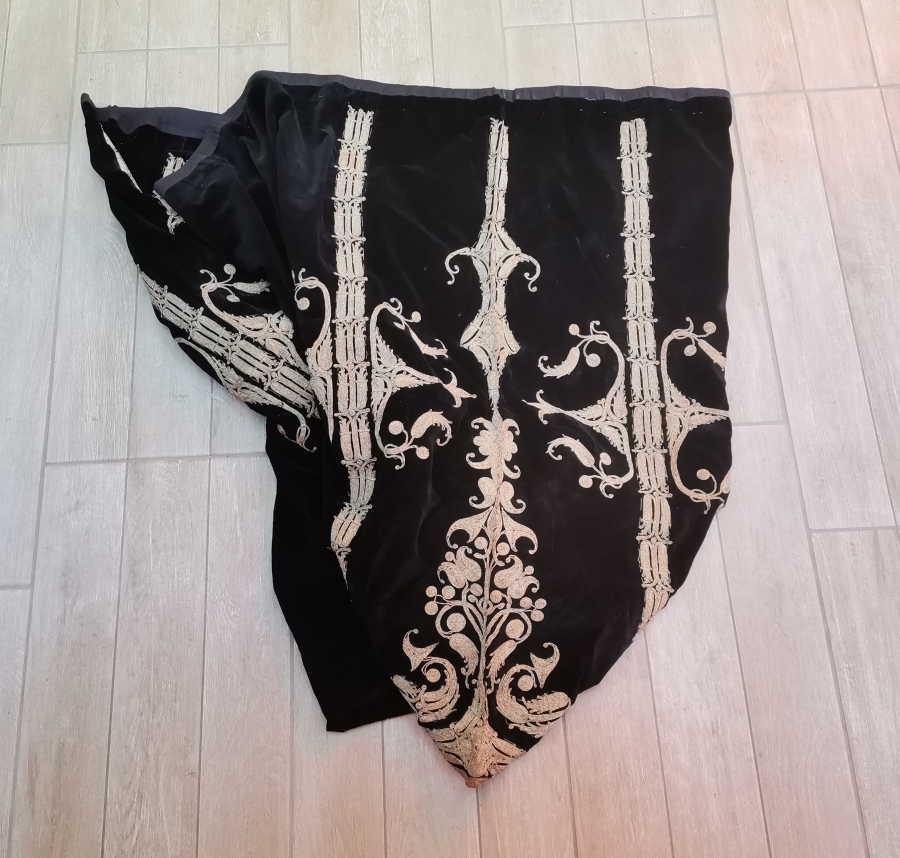 ÜZERİ SIRMA İŞÇİLİKLİ OSMANLI DÖNEMİ BEY İŞİ GELİN ŞALVAR CEPKENİ