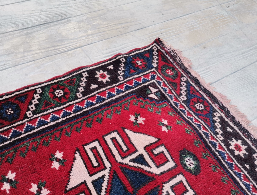 OSMANLI DÖNEMİ EL DOKUMA NADİR RENKTE KIZ BERGAMA HALISI