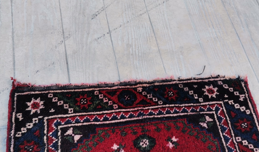 OSMANLI DÖNEMİ EL DOKUMA NADİR RENKTE KIZ BERGAMA HALISI