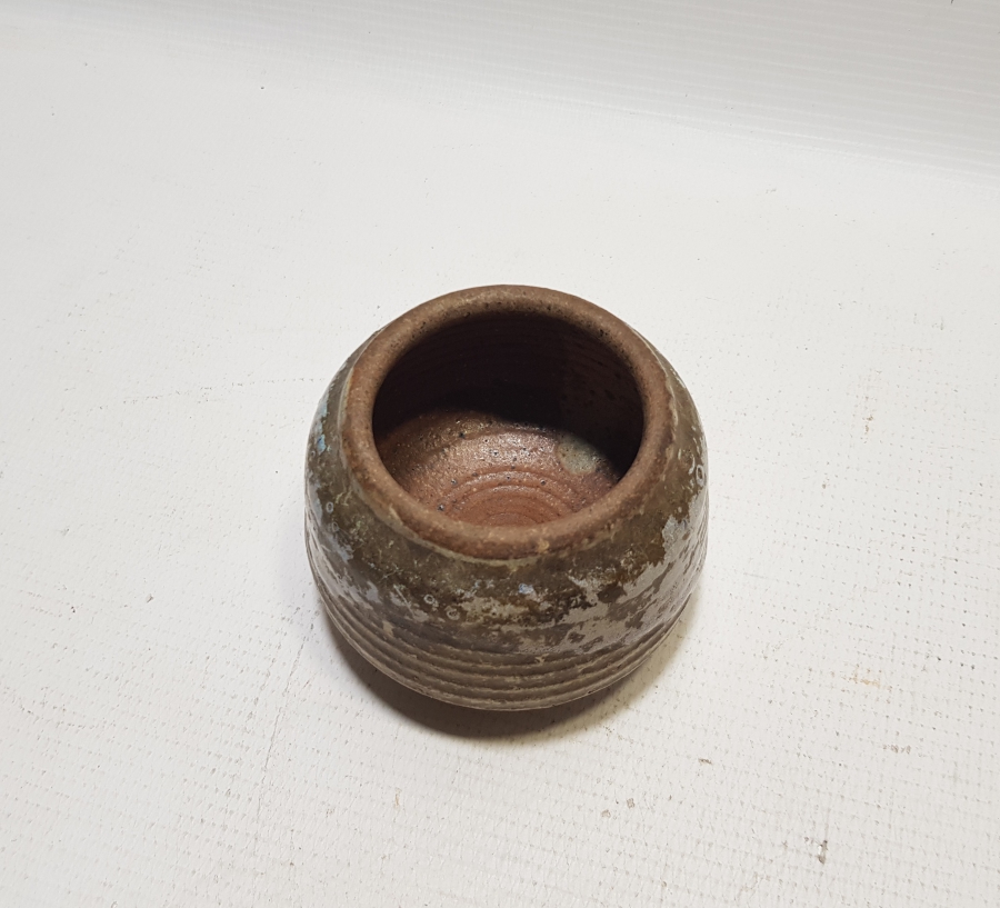 1800 BAŞLARI TURKUAZ RENGİ MİNELİ NADİR İZNİK HOKKA