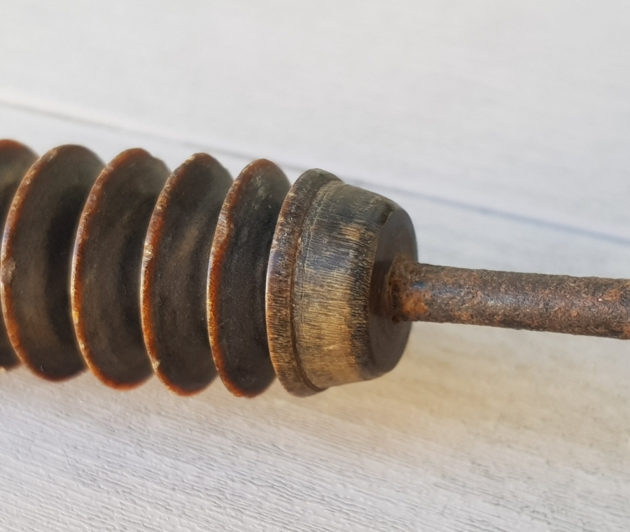 GERGEDAN BOYNUZU SAPLI ÇOK NADİR OSMANLI DÖNEMİ RUFAİ ŞİŞ