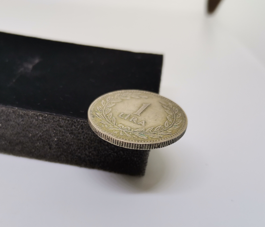 NERDEYSE ÇİL KONDİSYONDA 1948 YILI GÜMÜŞ 1 LİRA