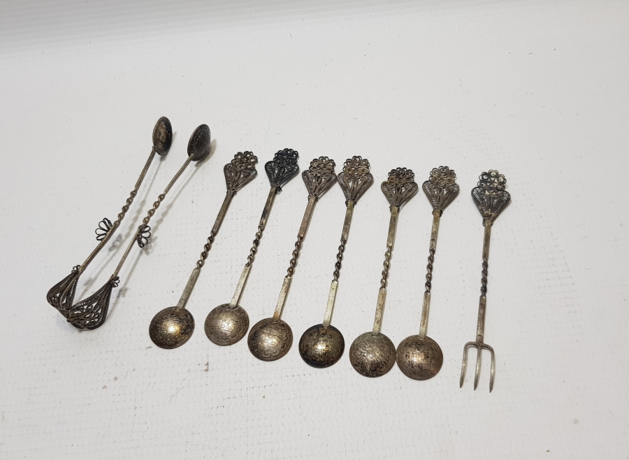 MEHMED REŞAD HAN DÖNEMİ GÜMÜŞ PARALARDAN YAPILMIŞ OSMANLI DÖNEMİ ÇAY TAKIMI