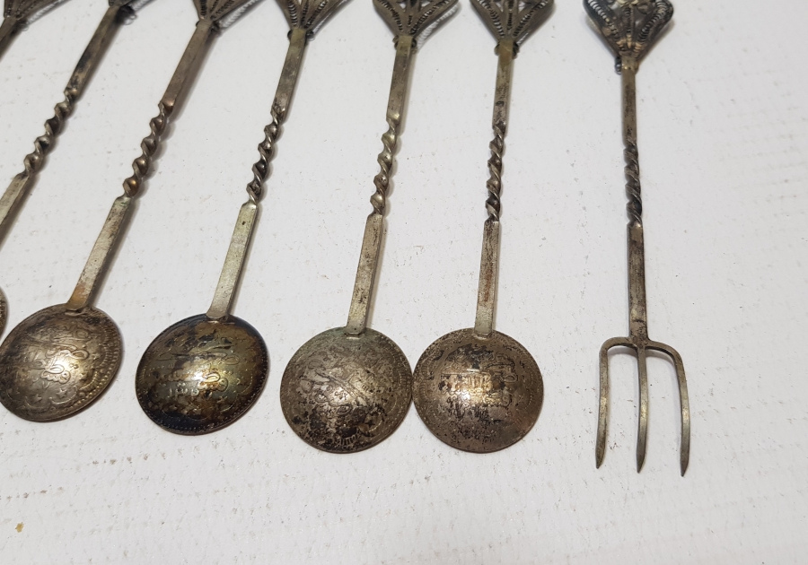 MEHMED REŞAD HAN DÖNEMİ GÜMÜŞ PARALARDAN YAPILMIŞ OSMANLI DÖNEMİ ÇAY TAKIMI