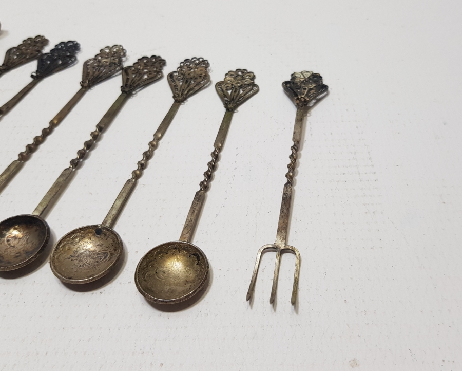 MEHMED REŞAD HAN DÖNEMİ GÜMÜŞ PARALARDAN YAPILMIŞ OSMANLI DÖNEMİ ÇAY TAKIMI