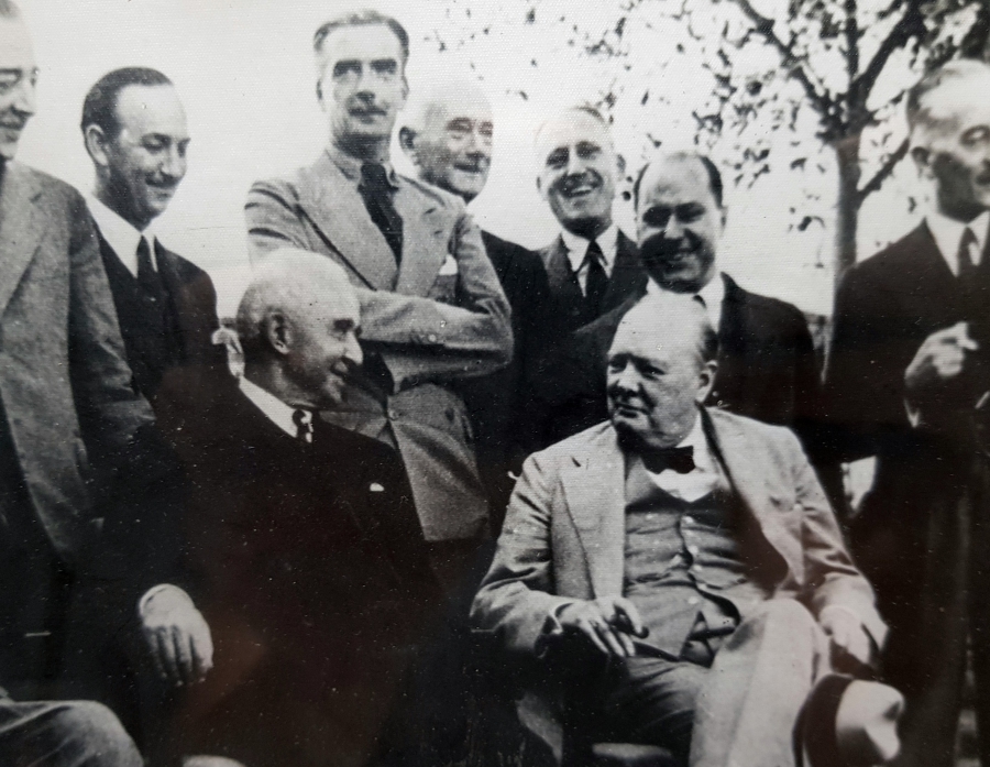 2. DÜNYA SAVAŞI DÖNEMİ İSMET İNÖNÜ'NÜN, CHURCHİLL VE ROSEVELT İLE ÇEKİLMİŞ FOTOĞRAFI