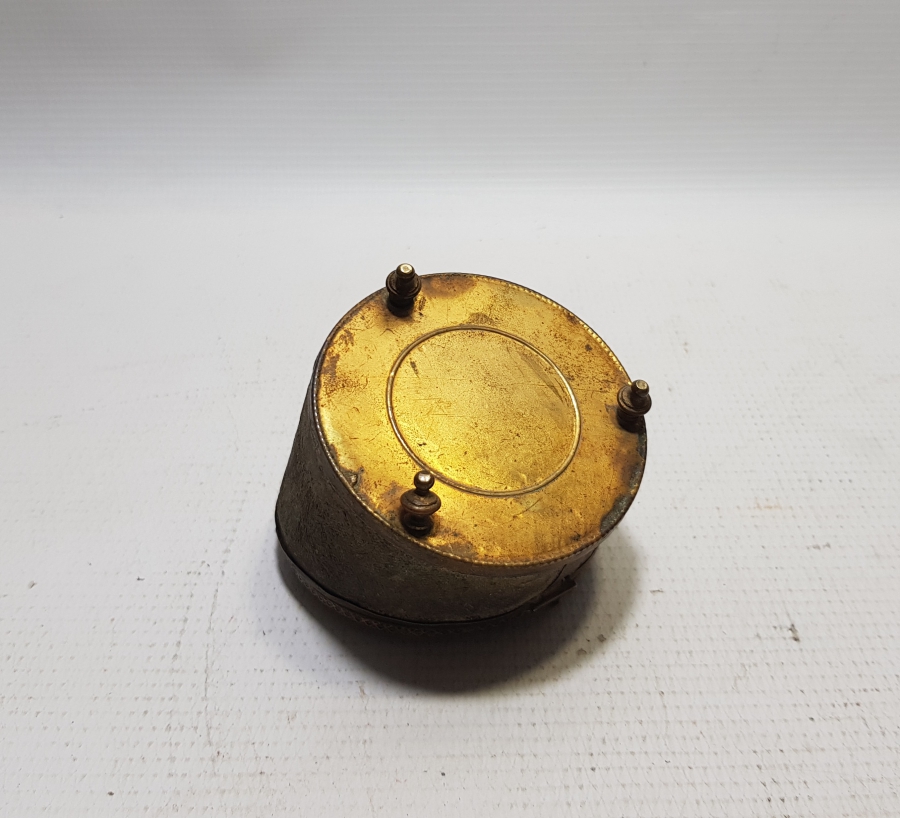 ÜZERİNDE TERS LALE FİGÜRÜ BULUNAN OSMANLI DÖNEMİ EL YAPIMI SAAT TEŞHİR KUTUSU