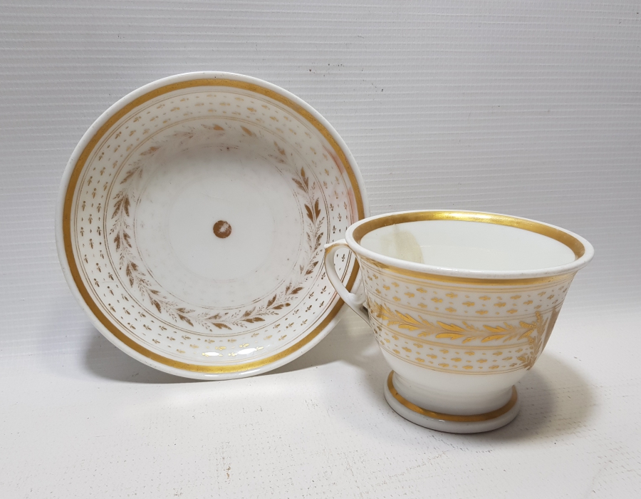 ÜZERİ AY YILDIZLI VE ALTIN VARAKLI NADİR İLK DÖNEM YILDIZ PORSELEN ÜRETİMİ BÜYÜK BOY EL BOYAMA PORSELEN FİNCAN