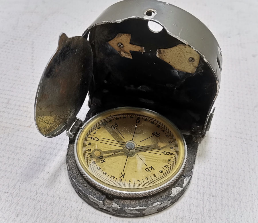 ORİJİNAL KABINDA ANTİKA ASKERİ PUSULA