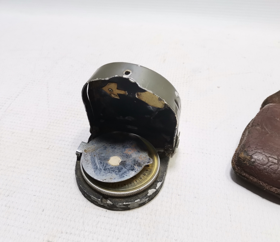 ORİJİNAL KABINDA ANTİKA ASKERİ PUSULA