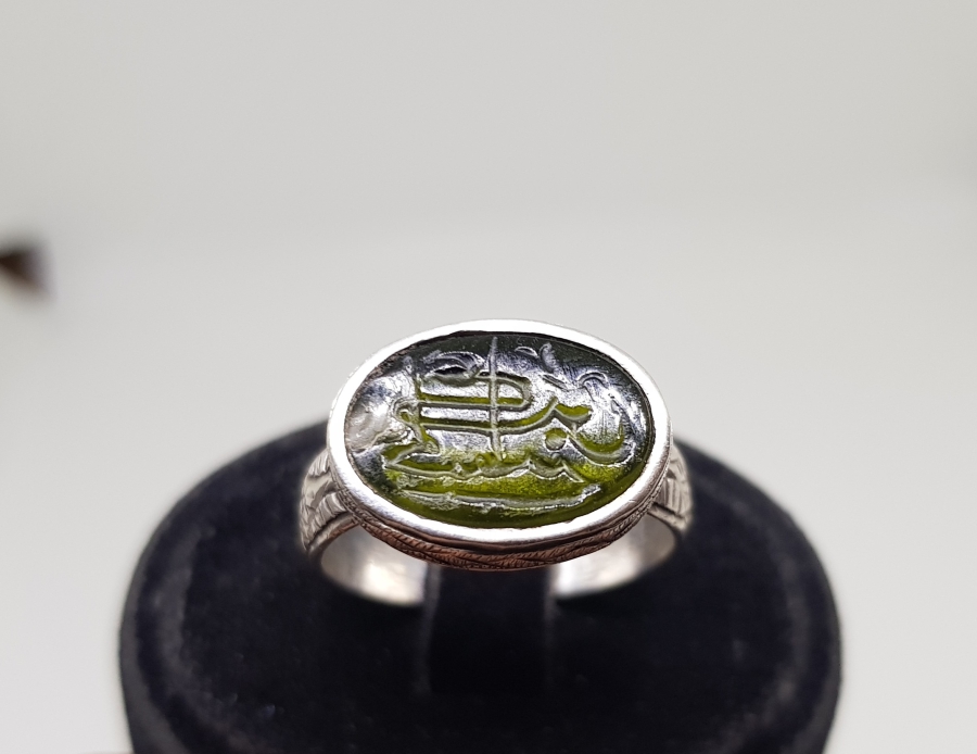 ÜZERİ LALE MOTİFLİ OSMANLI DÖNEMİ BAL AKİK TAŞLI DERVİŞ YÜZÜĞÜ