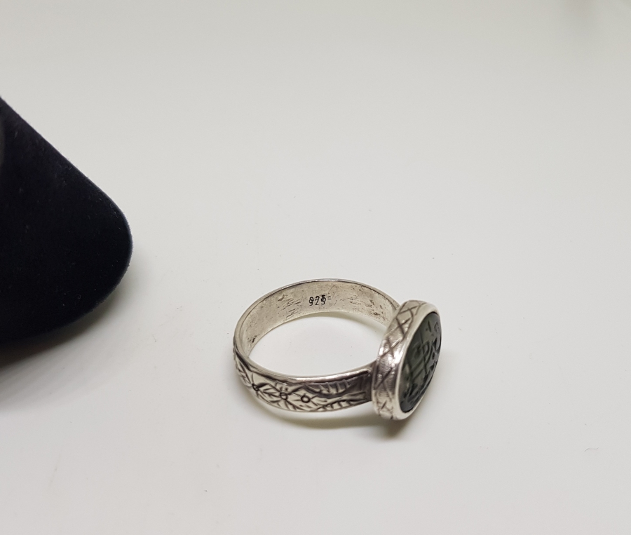 ÜZERİ LALE MOTİFLİ OSMANLI DÖNEMİ BAL AKİK TAŞLI DERVİŞ YÜZÜĞÜ