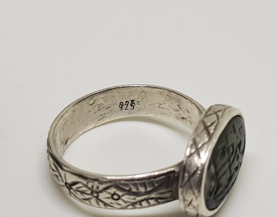 ÜZERİ LALE MOTİFLİ OSMANLI DÖNEMİ BAL AKİK TAŞLI DERVİŞ YÜZÜĞÜ