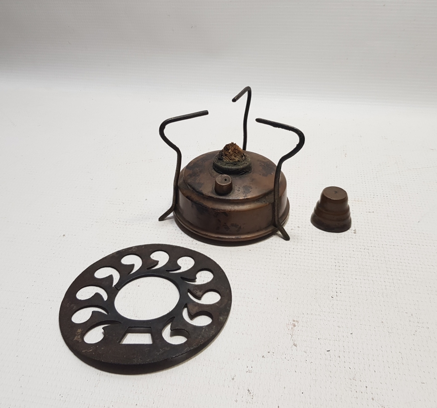 ÜZERİNDE VAV İŞARETLERİ OLAN NADİR OSMANLI DÖNEMİ SEYYAR KAHVECİ GAZ OCAĞI