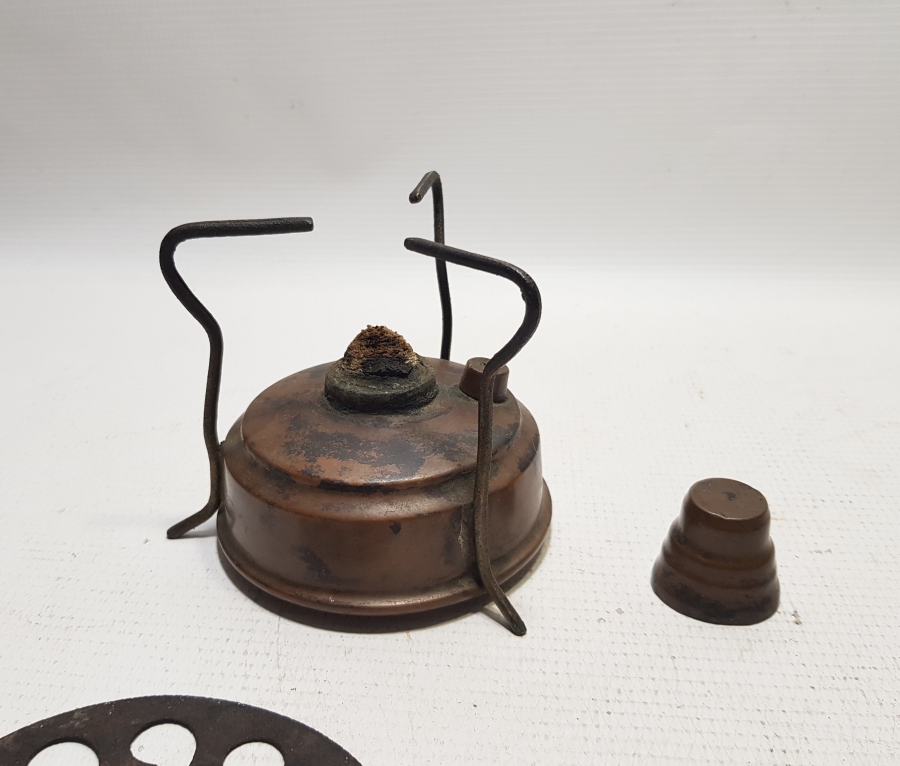 ÜZERİNDE VAV İŞARETLERİ OLAN NADİR OSMANLI DÖNEMİ SEYYAR KAHVECİ GAZ OCAĞI