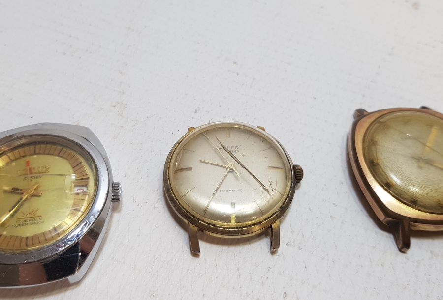 DÖRT ADET KURMALI KOL SAATİ