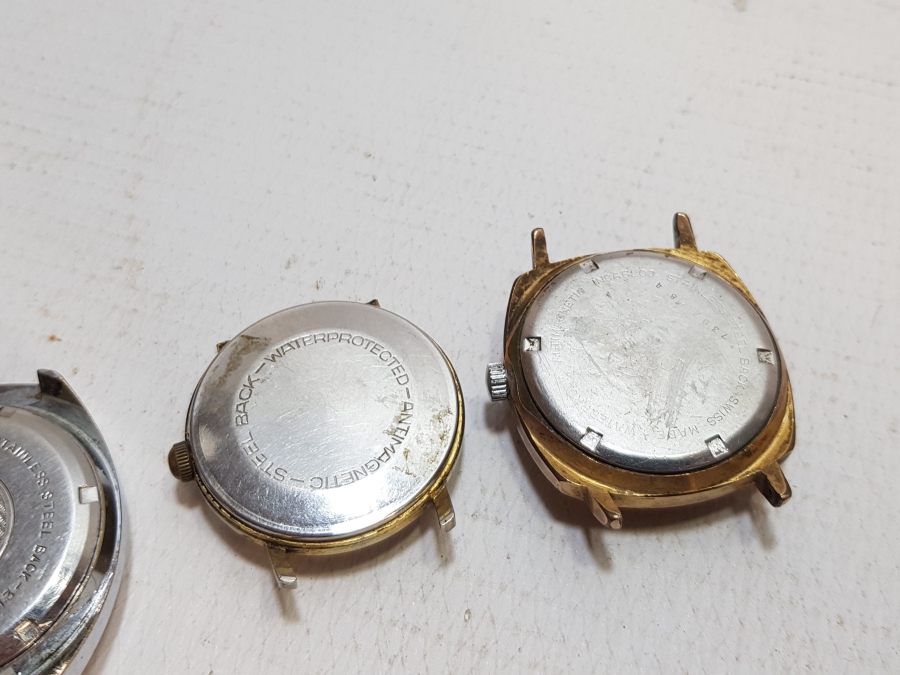 DÖRT ADET KURMALI KOL SAATİ