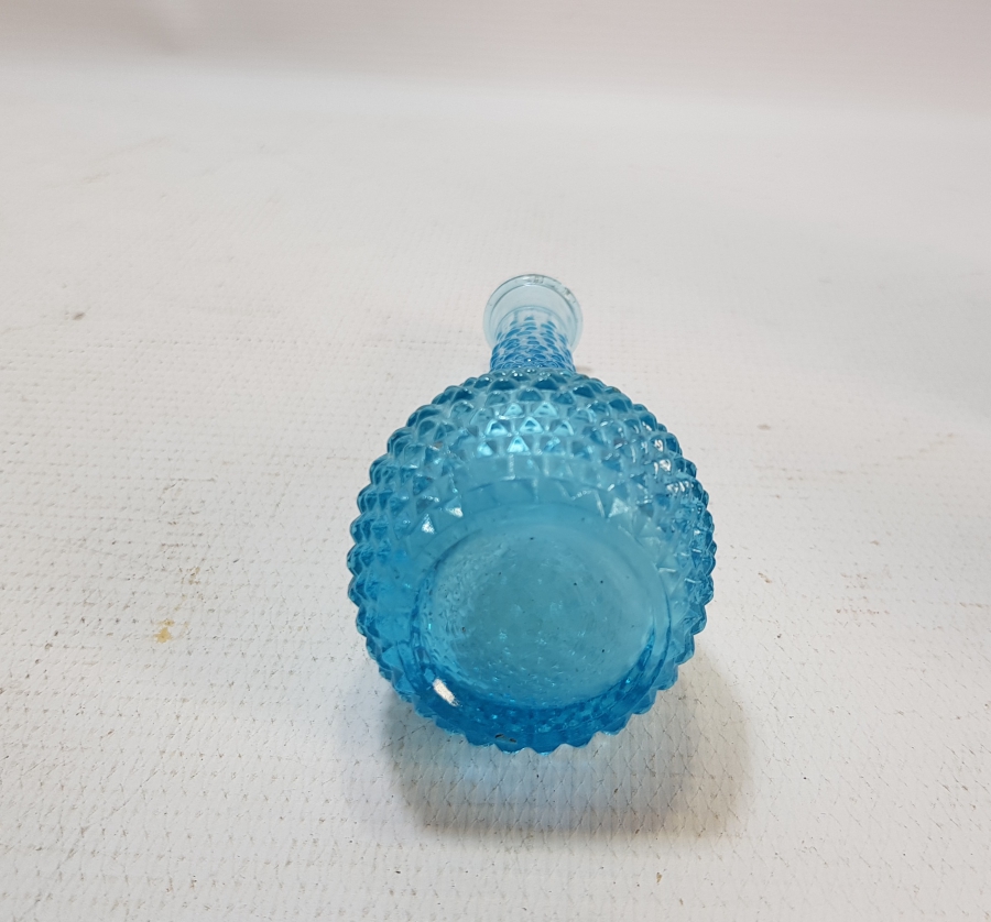 KABARTMA İŞÇİLİKLİ ANTİKA CAM VAZO