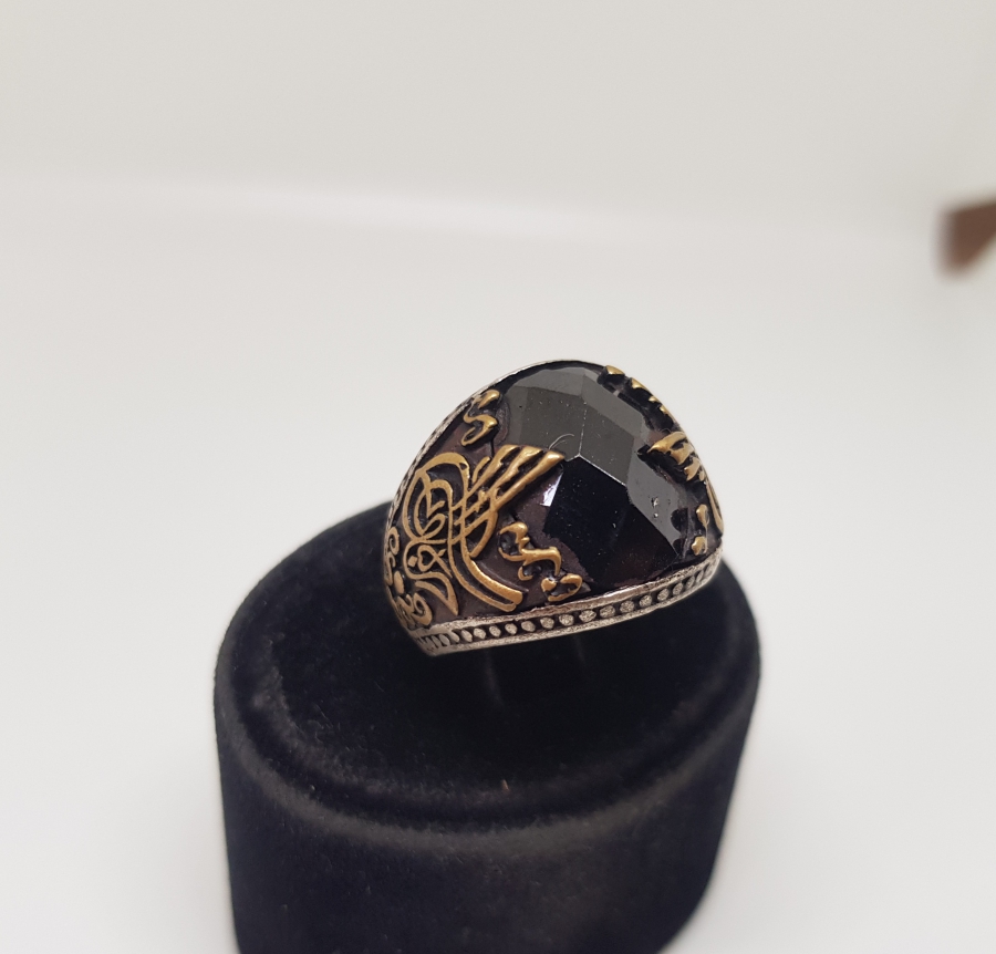 YANLARI VE İÇİ TUĞRA FORMLU GÜMÜŞ YÜZÜK