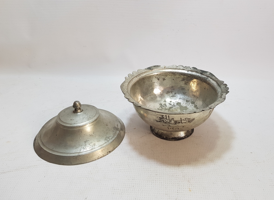 ÜZERİ YAZILI OSMANLI DÖNEMİ KAPAKLI KASE