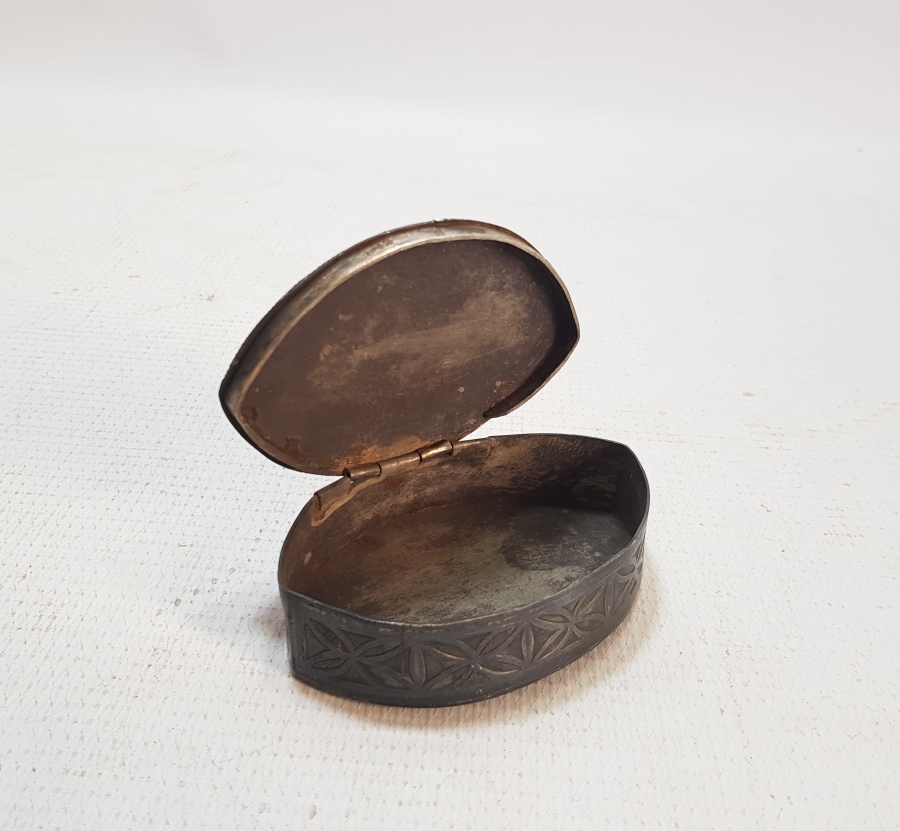 ERKEN DÖNEM NADİR OSMANLI SAVATLI GÜMÜŞ TÜTÜN TABAKASI