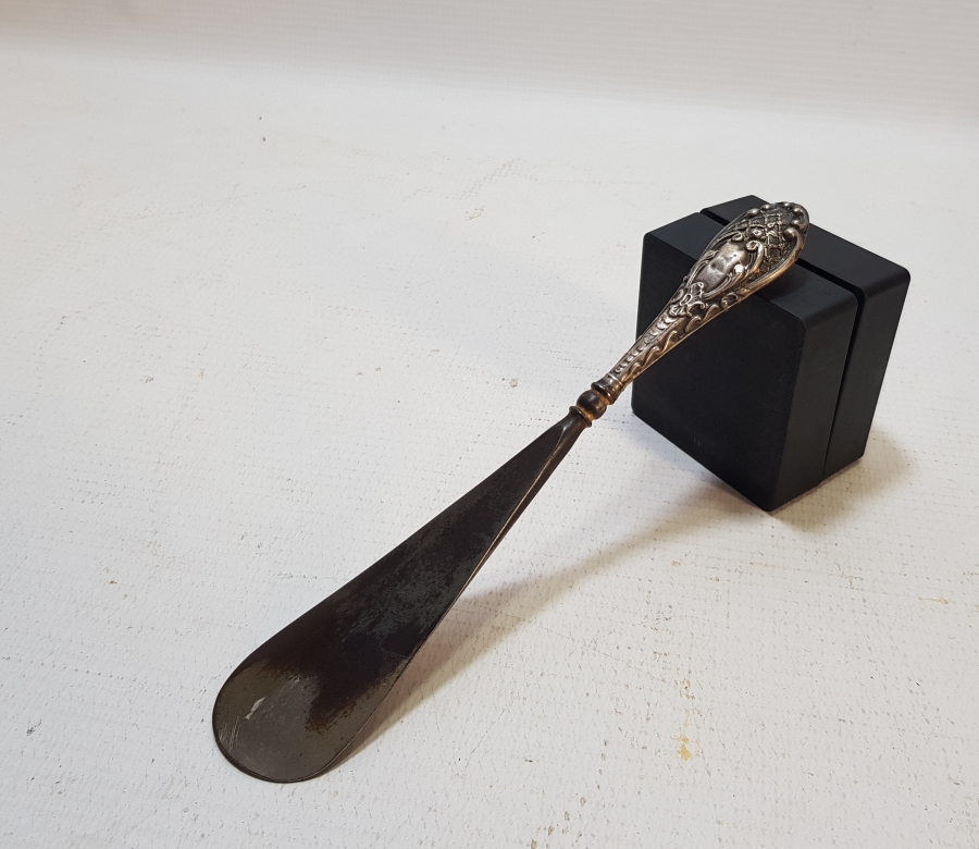 TUTMACI GÜMÜŞ AVRUPA AYAKKABI ÇEKECEĞİ