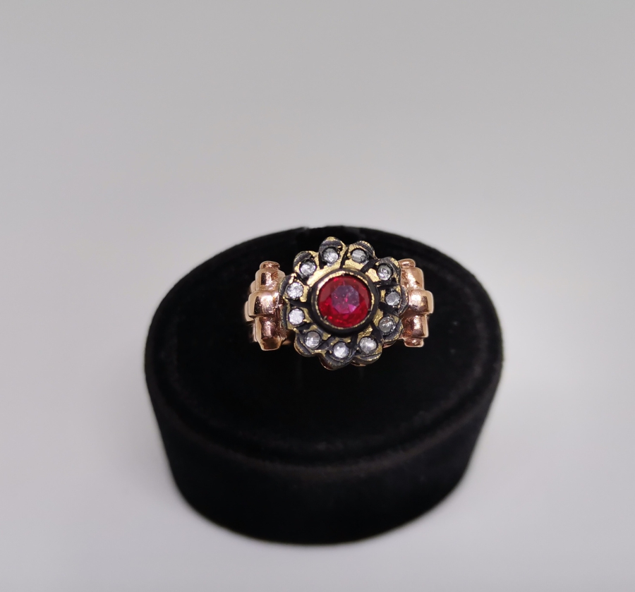 ELMAS VE YAKUT TAŞLI PAPATYA MODEL YÜZÜK