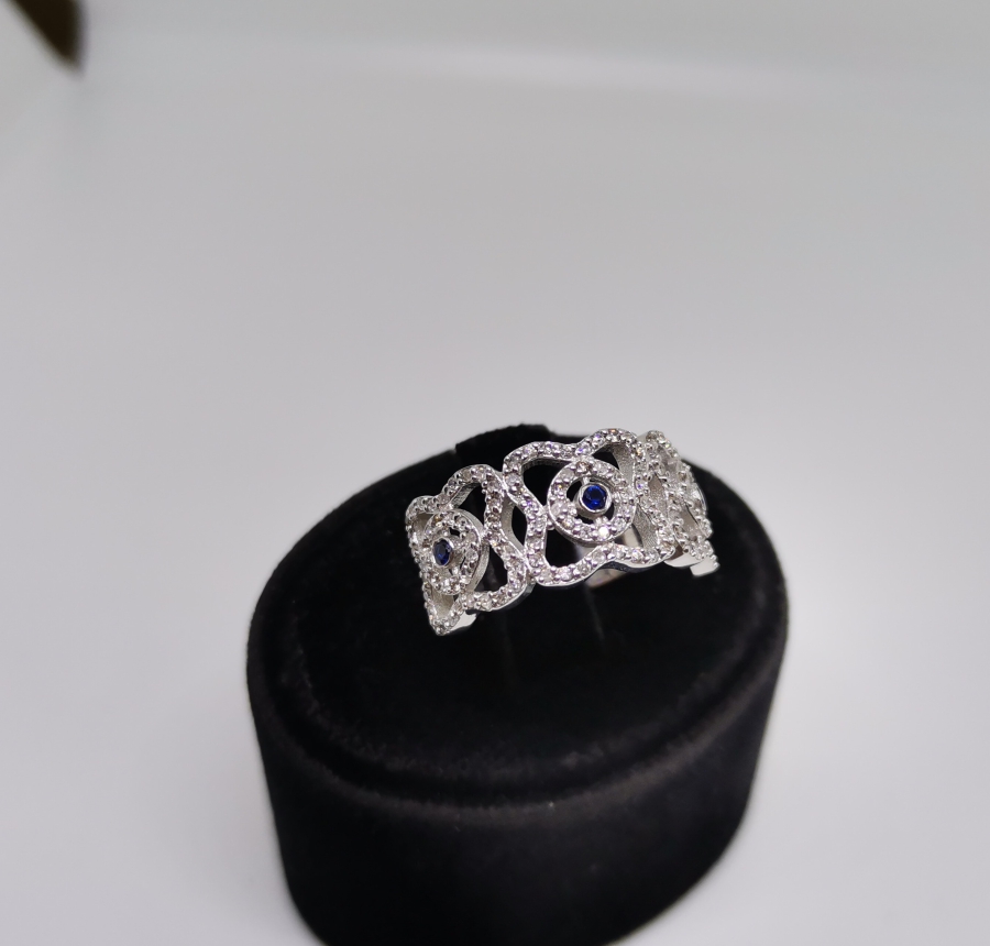 SAFİR VE PIRLANTA TAŞLI GENİŞ ALYANS MODELİ YÜZÜK