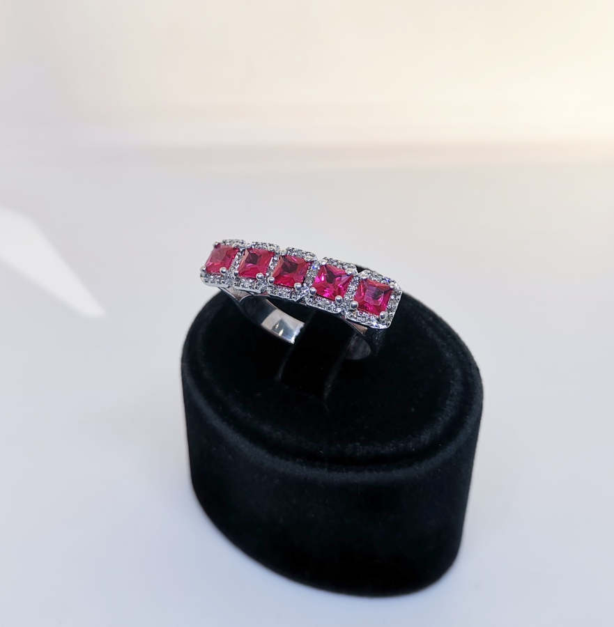 YAKUT VE PIRLANTA TAŞLI BEŞ TAŞ MODEL YÜZÜK